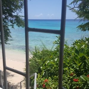 Meet your Posher, Rebeka